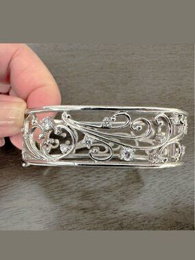 Sterling Silver Filigree CZ Bangle Bracelet – EUC ✨